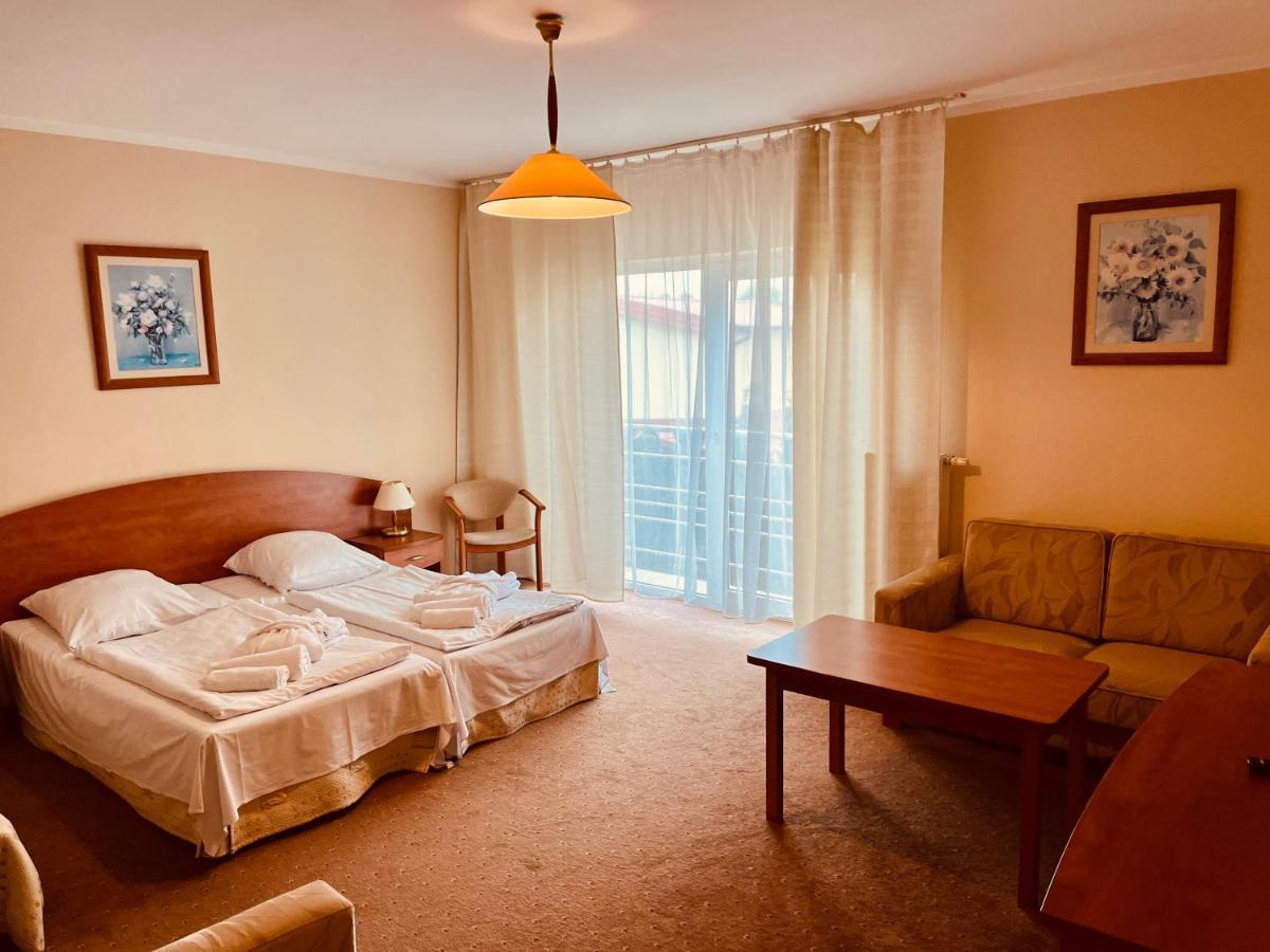Dom Zdrojowy Diament Spa グジボボ エクステリア 写真